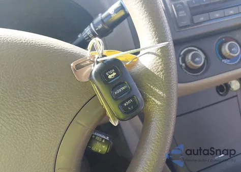 2005 Toyota Camry Le z USA, uszkodzony, nr VIN 4T1BE32K75U013544